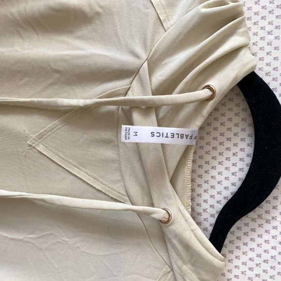 Oversized silky hoodie- Fabletics - Picture 3 of 6